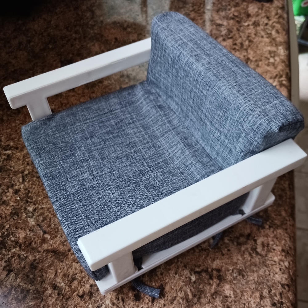 Baby doll arm chair